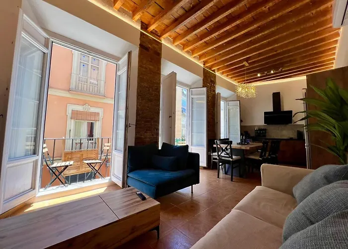 Casa Naty, Espacioso Renovado Apartamento En El Centro De Malaga