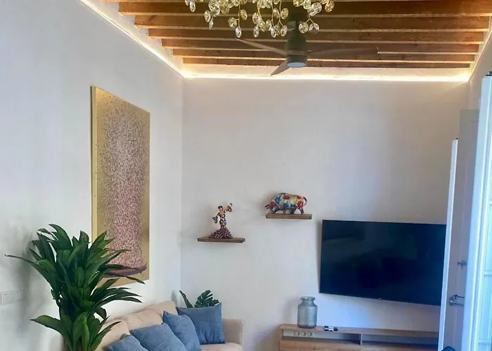 Casa Naty, Espacioso Renovado Apartamento En El Centro De Malaga